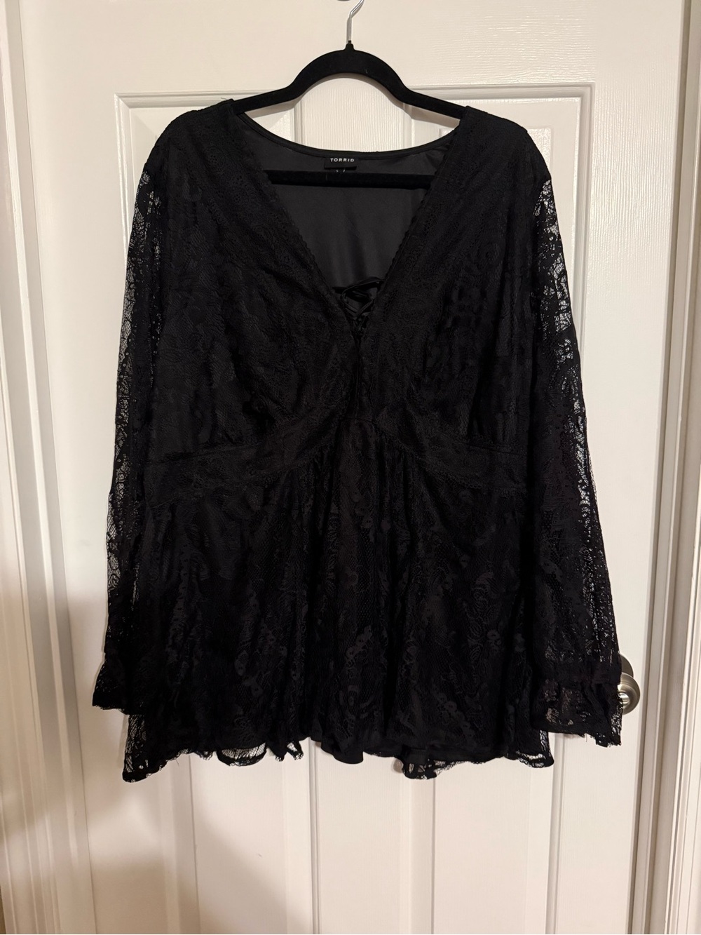 Torrid 3 3X Black Lace Up V Neck Long Sleeve Babydoll Empire Waist Peplum Top